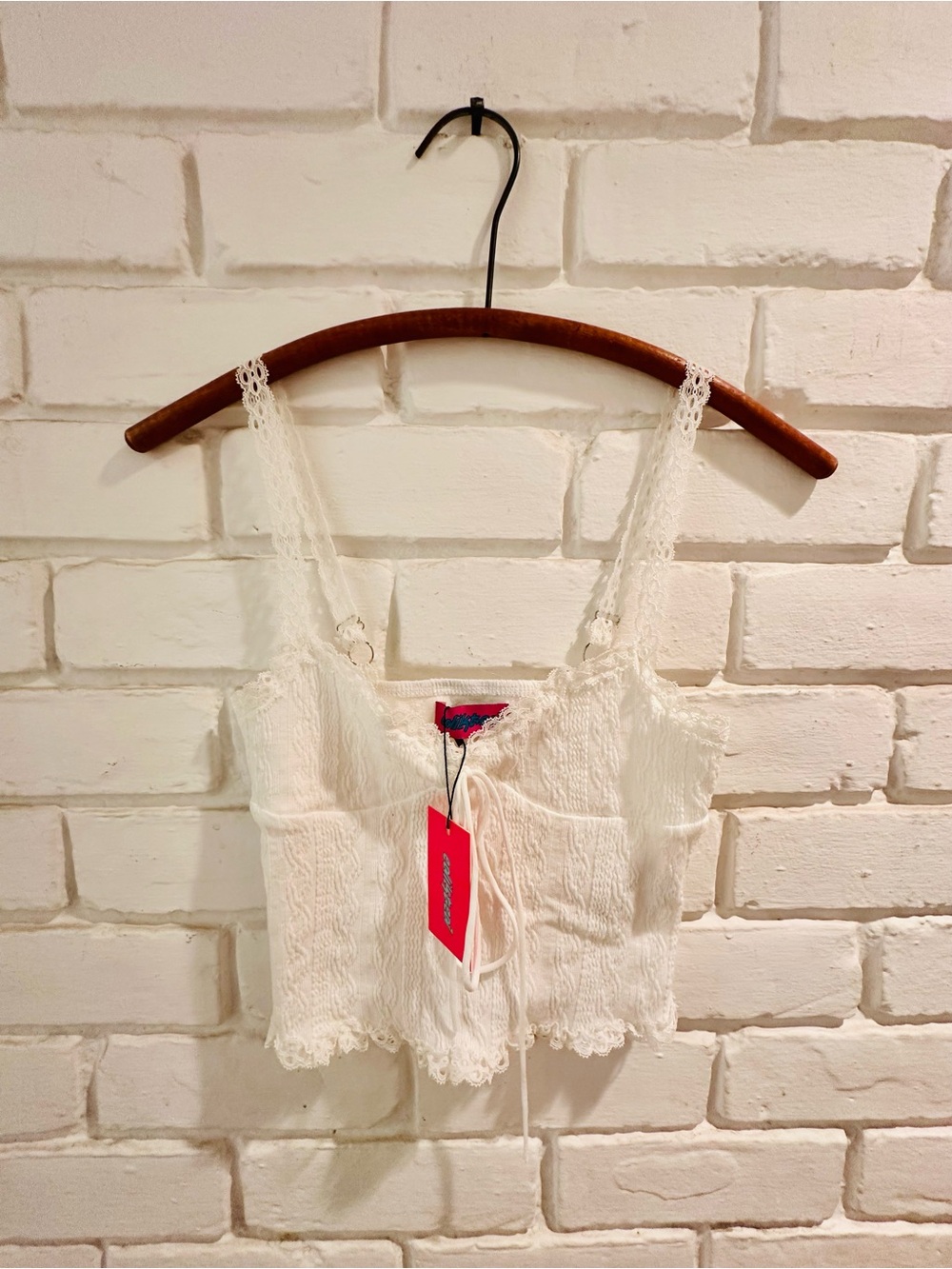 NWT Edikted Lace-Trim & Eyelet Women's White Cami Tank Top. Size XS